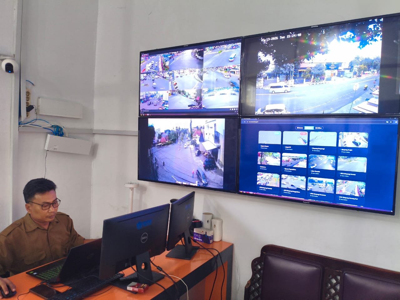 Warga Cirebon Wajib Tahu, Begini Cara Pantau Sudut Kota Hanya Lewat Satu Klik