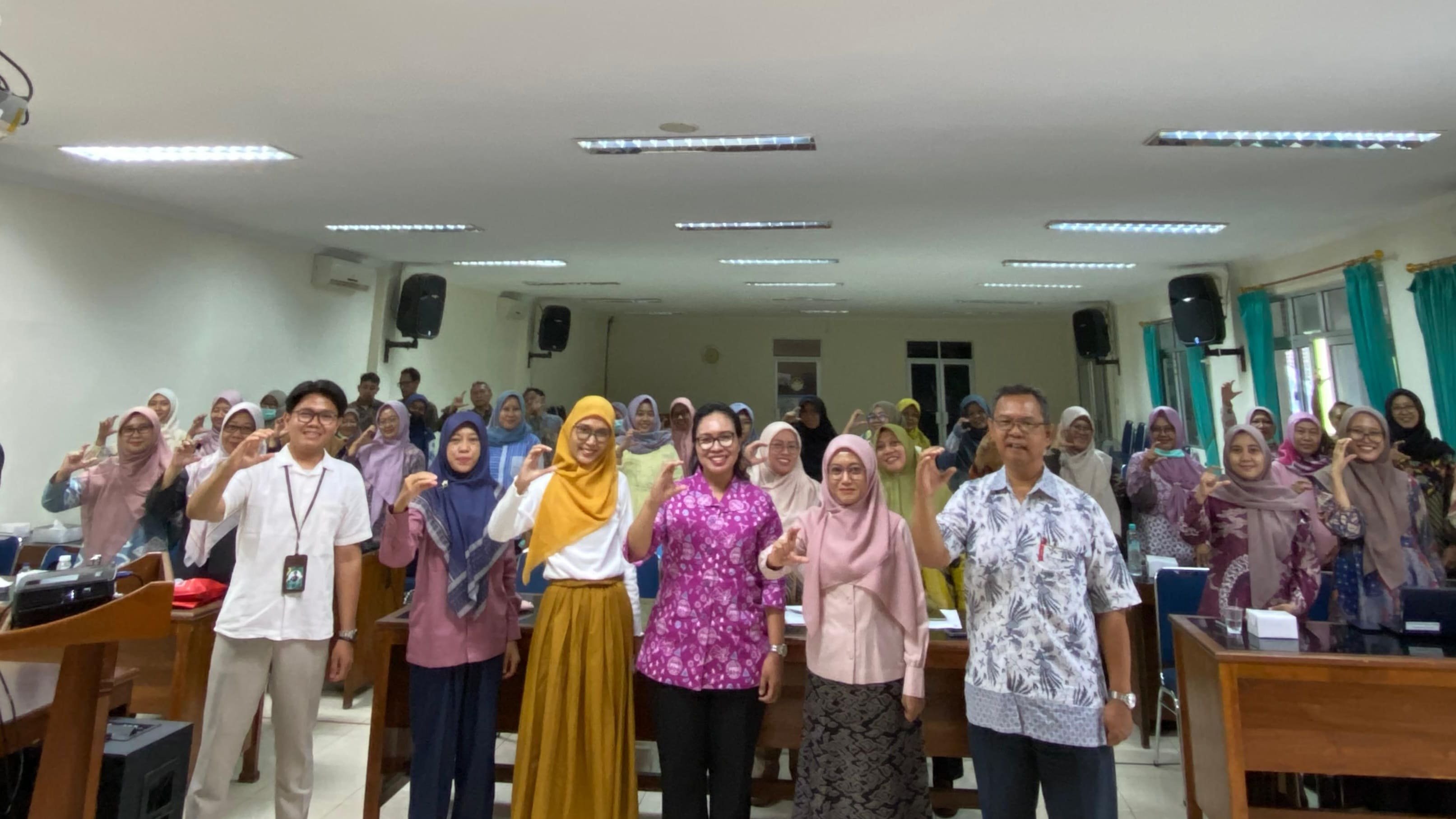 Pertemuan Epidemiologi Tingkat Kota Cirebon Tentang Manajemen Simulasi Penyelidikan Epidemiologi (Pe) Keracunan Pangan